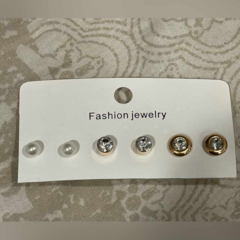 3 pairs of earrings